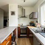 Apartamento Jasien With Garden By Bookinghost