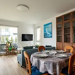 Jasien With Garden By Bookinghost Apartamento *
